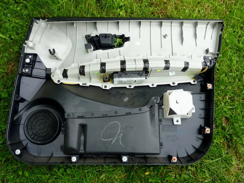 обшивка (карта) двери Ниссан Кашкай обшивка двери Ниссан Кашкай